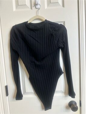 SHEIN Black Ribbed Long Sleeve Bodysuit